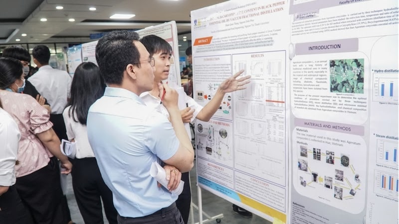 poster báo cáo nghiên cứu khoa học